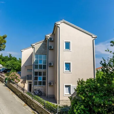 Sara 2 I 3 Apartment